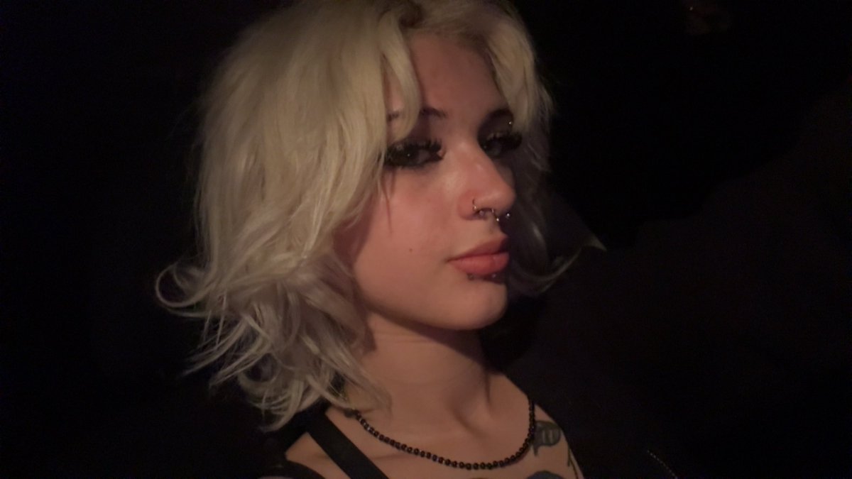 paige_potterx2's tweet photo. i do want a boyfriend but dating me is like being deployed in iraq https://t.co/i5RgaUQfoM