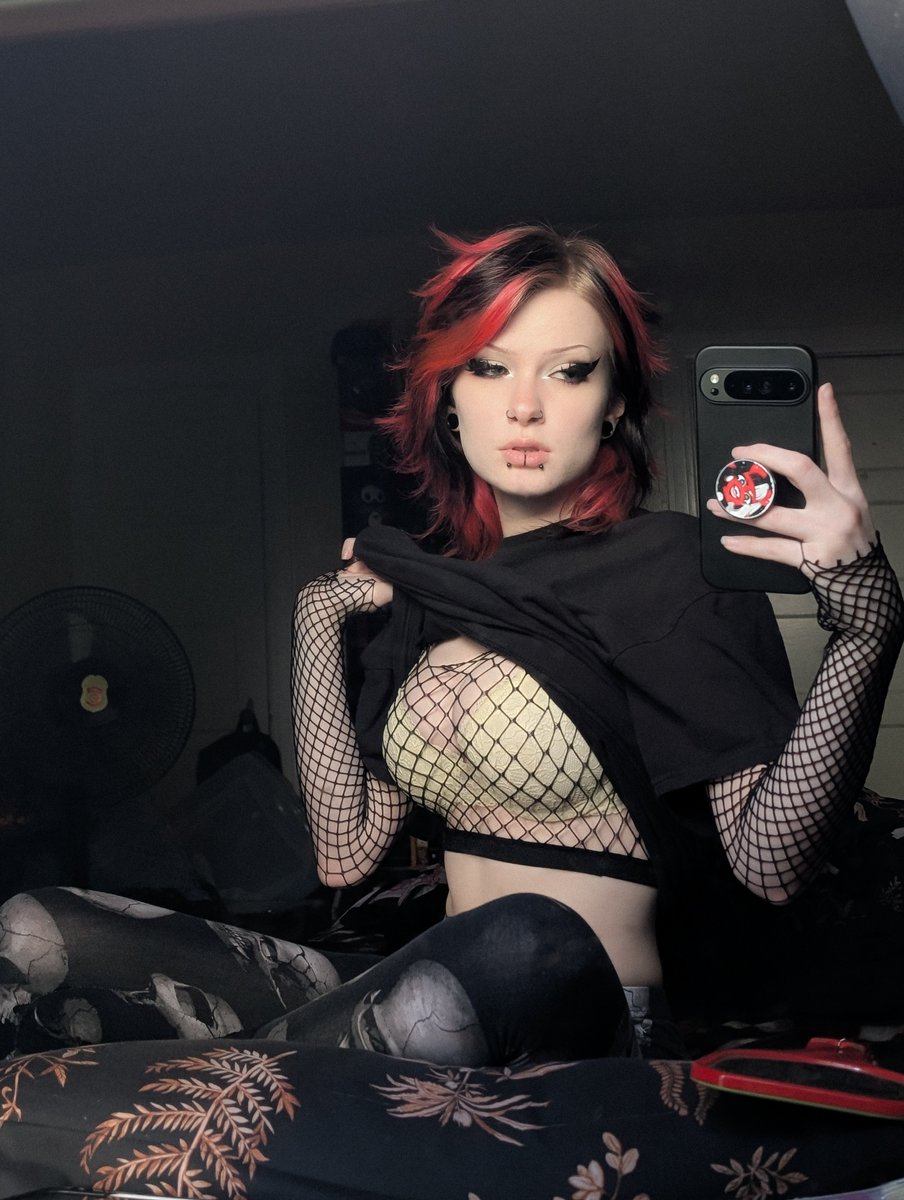 𝕭𝖚𝖓𝖓𝖎 𝕷𝖞𝖓𝖓 tweet media