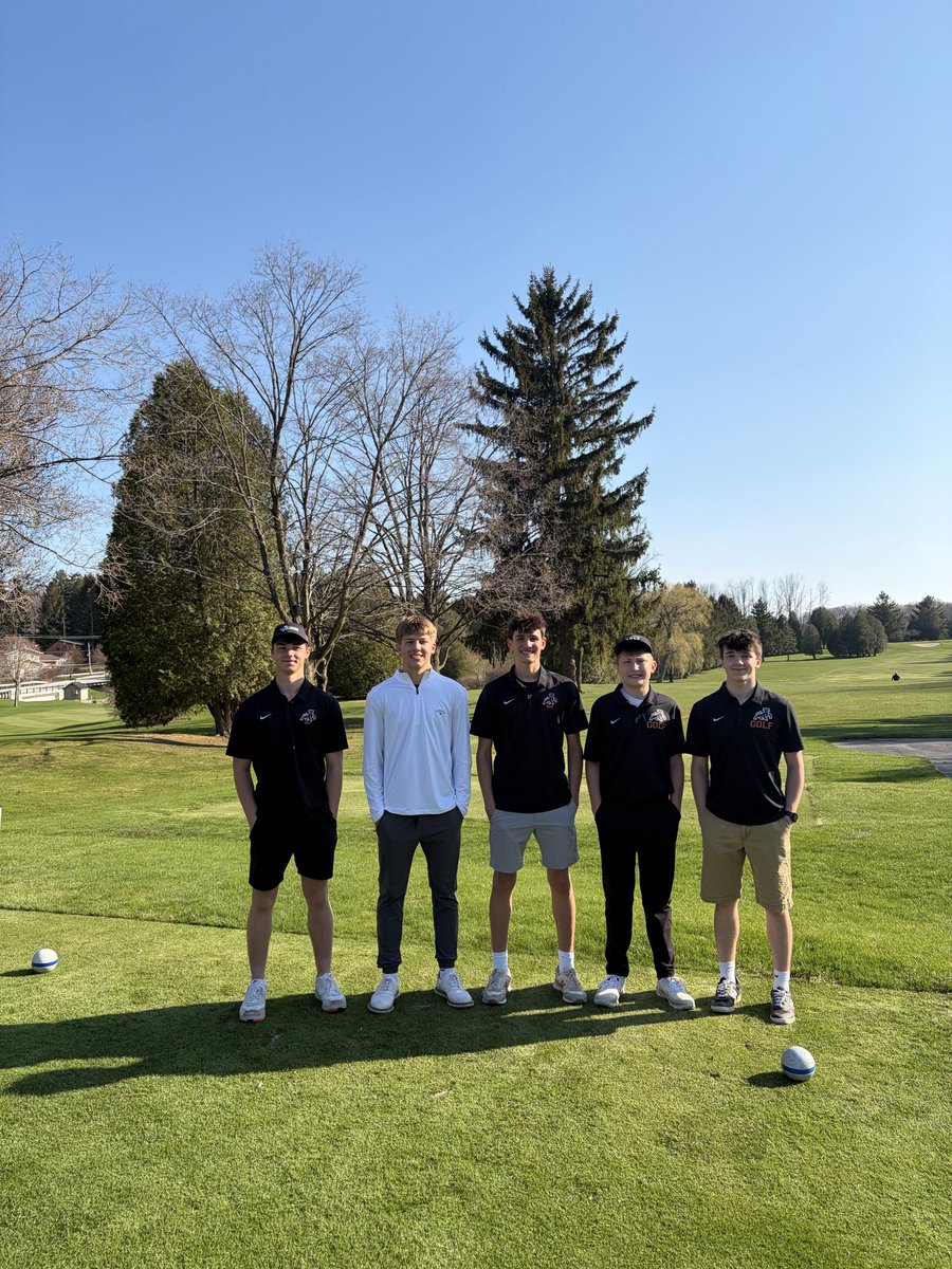 SamuelShafer7's tweet photo. ⛳️ 🏌🏼‍♂️  Awesome Meet Today in Sheboygan!
The Varsity team broke our Record AGAIN with a team score of 180.
Placing us 7th in our conference meet!
2 TOP 10 Finishers today:
Jr - Connor Mcdonald - T 7th 
Shot a 40 ties the school record!
Fr - Jack Krueger - T10
Shot a 41 today! https://t.co/kNbQZFGDti