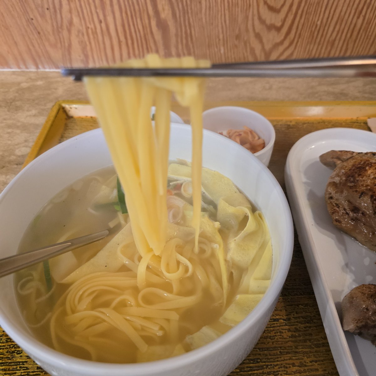 나나 :-) tweet media