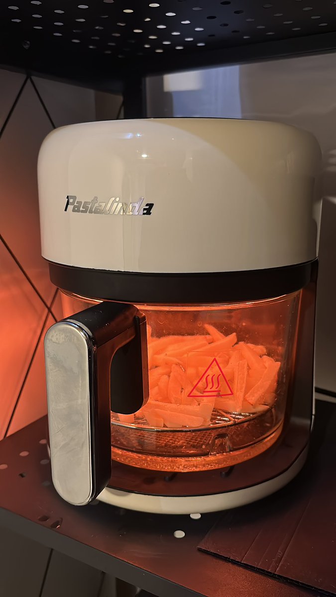 RodriiMadrid's tweet photo. De las peores compras que hice @LaPastalinda, ni unas papas de paquete cocina bien esto 🤦🏻‍♂️ https://t.co/TtjTjAZVLR