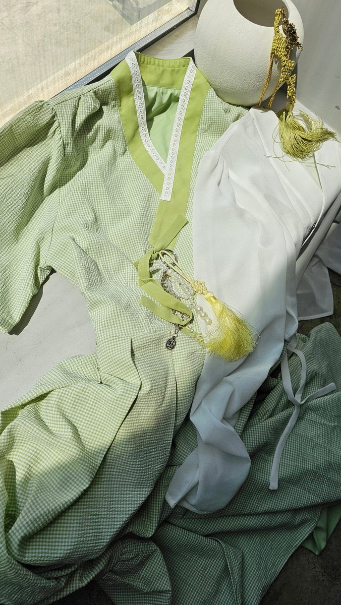 리슬(LEESLE) tweet media