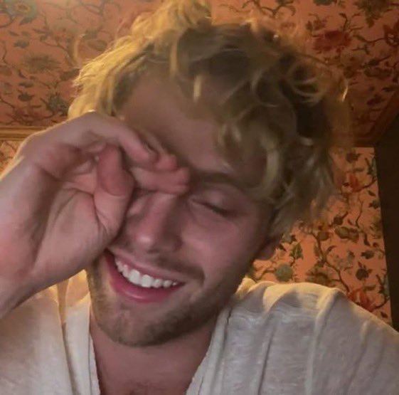 kacie hemmings ⋆⭒˚.⋆ tweet media