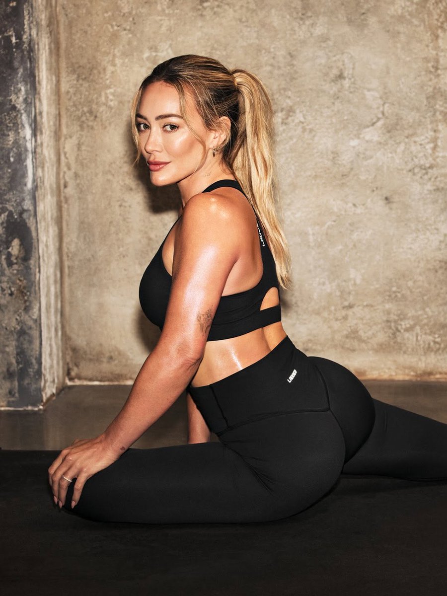 JustFreshKicks tweet media