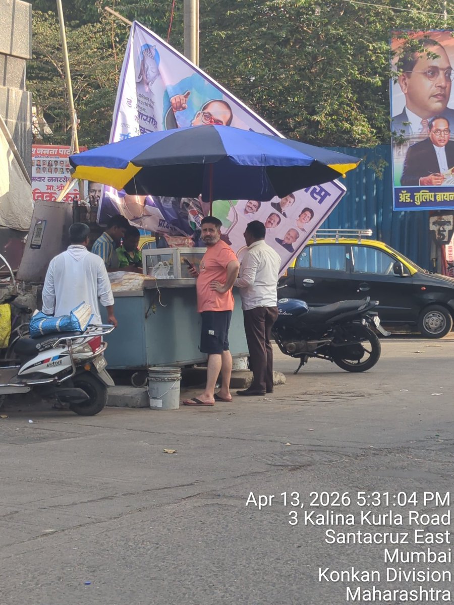 TMS190's tweet photo. Illegal Foodstalls at St. Mary Chowk Kalina Kurla Road,CST Road a threat to citizens safety. BMC Encroachment Department,H/ East Ward busy making money . Will High Court intervene.@AshwiniBhide @mayor_mumbai @mybmcWardHE @mybmcHealthDept @Ashcorruption @MelwynF55275571 https://t.co/iNA7FGswZ0