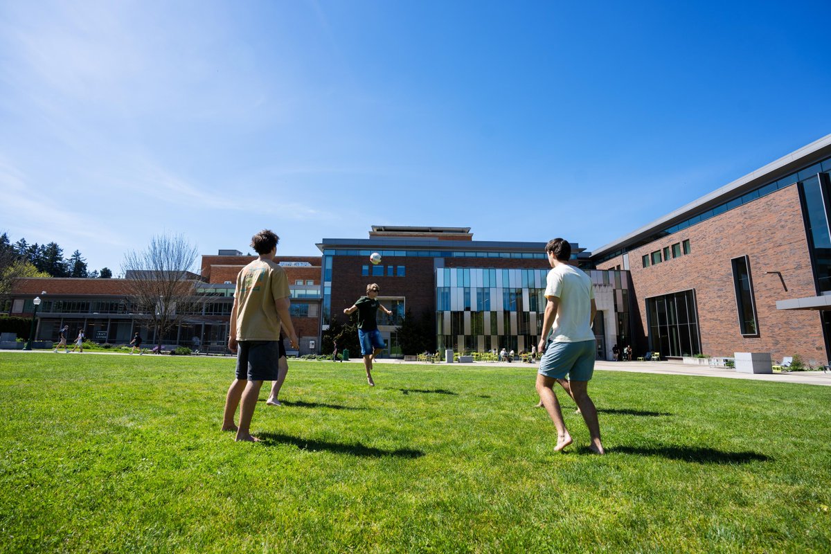 CallMeADuck's tweet photo. Sunny days in Eugene ☀️💚 https://t.co/kRS2YzJ0Ob