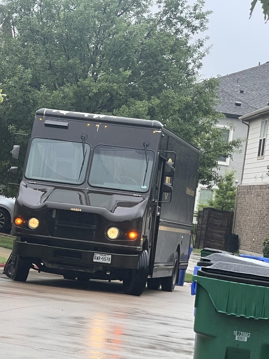 tapaksahoo's tweet photo. @UPS . "This delivery driver requires immediate retraining on how to behave within a gated community. The driver blocked half the road with their truck, and when asked to move, they rudely demanded we move trash cans to pass instead. https://t.co/5lWxC2ekWQ