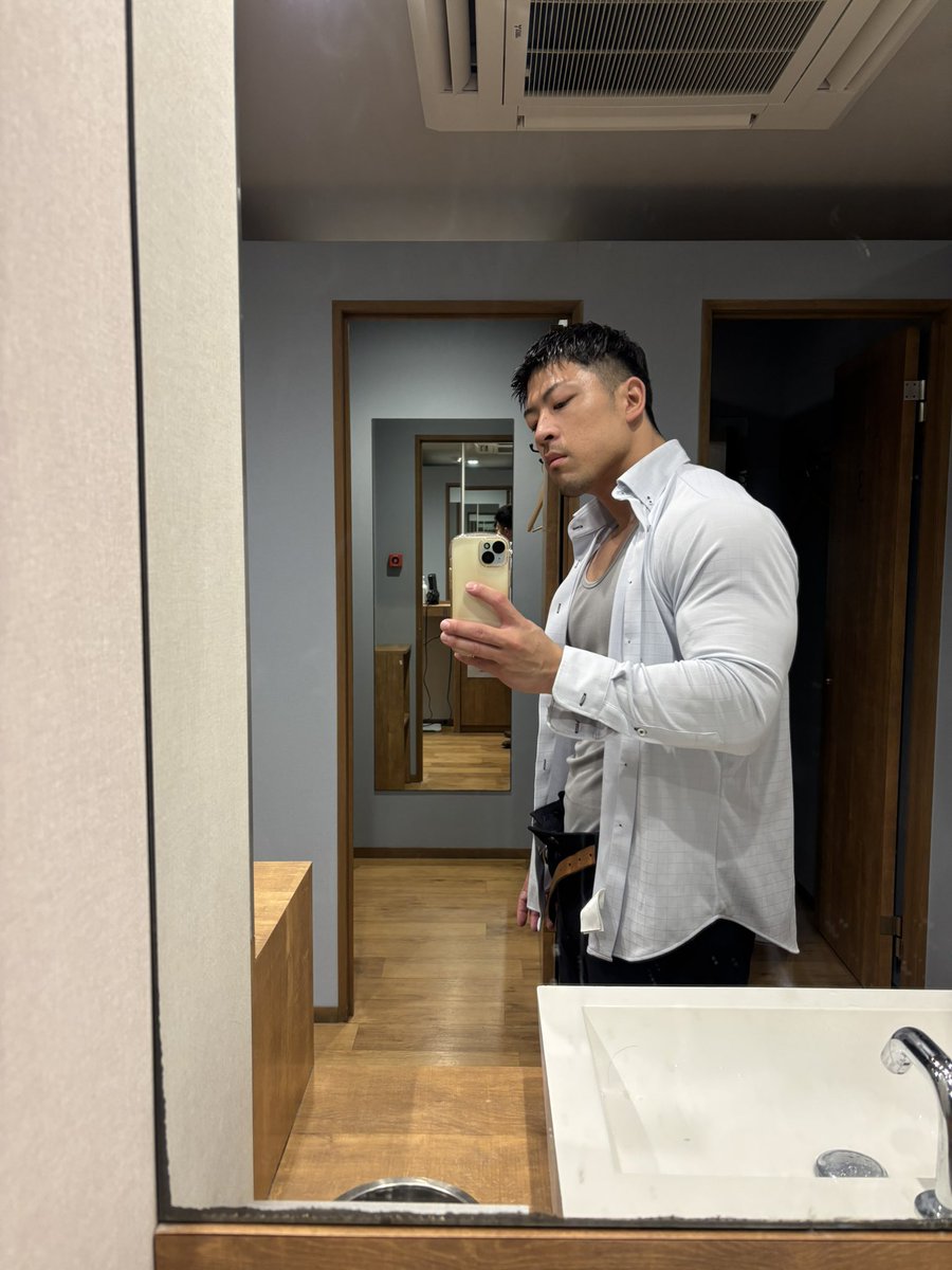 syo_1227's tweet photo. 色んなシャツほしい https://t.co/jww0B2UqIJ