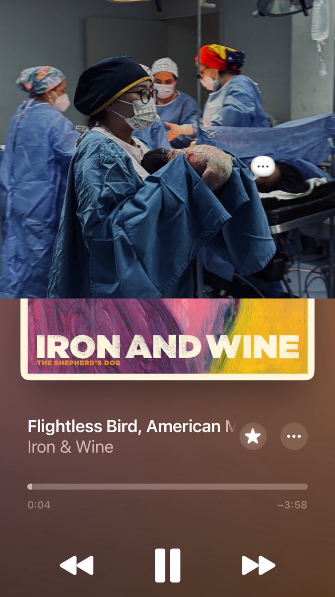 LeewellSi's tweet photo. la foto que me tomaron y en ese momento en mi mente solo sonaba esta canción https://t.co/8DDENpbBje