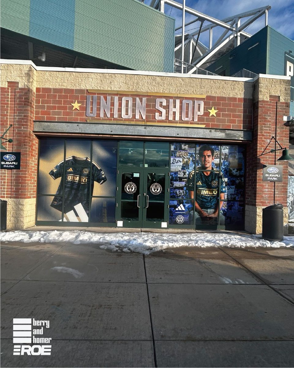Roe_BerryHomer's tweet image. Prepped and installed before the first whistle.

We've produced and installed graphics throughout the Philadelphia Union stadium—interior walls, exterior brick, glass, and more.

#Signage #WallGraphics #GlassVinyl #LargeFormat #PhiladelphiaUnion #SportsVenue #Fabrication