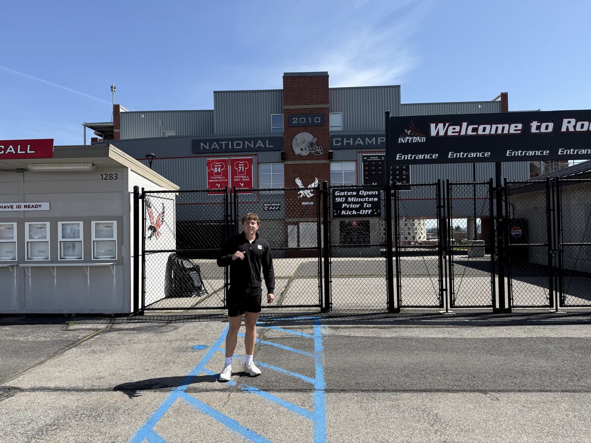 Brody_Rogers7's tweet image. Great day in Eastern thanks @Coach__York for the invite and @_coachsmith_ for all the hospitality. Great place can’t wait to get back out. Go Eags.🔻⚫️#AGTG