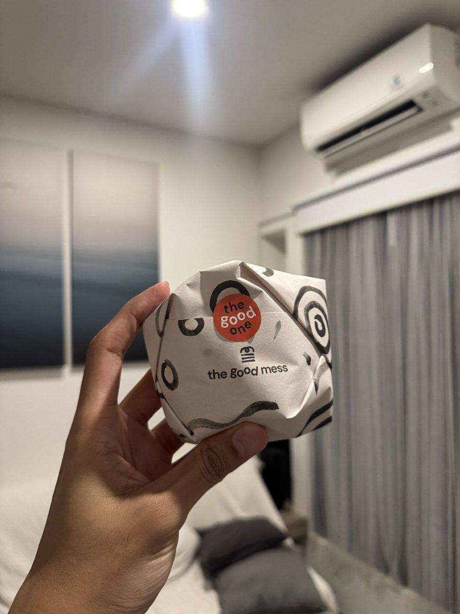 riosuperstar's tweet photo. The good mess burger. BSD City. https://t.co/11CrBcmpRz