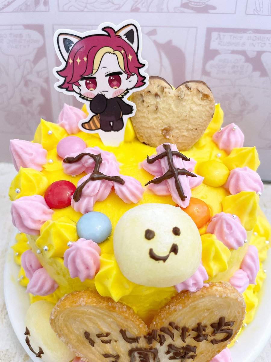 newharachan's tweet photo. 食べること大好きなにっしーがケーキとコラボするなんて夢のようです✨💛💛🍯
ナッペに苦戦しましたが簡単にできて可愛くて美味しいケーキが出来ました🎂

私はフルーツが苦手なのでスポンジの中にビスケットを砕いて入れました🍪💕
にっしー2周年おめでとう✨👏👏
 #にしがはちCAKE #メイミーケーキ https://t.co/EAi71o6lJA