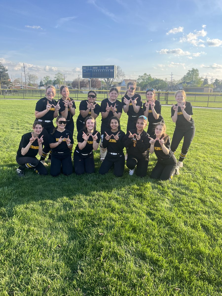 St. Laurence Softball tweet media