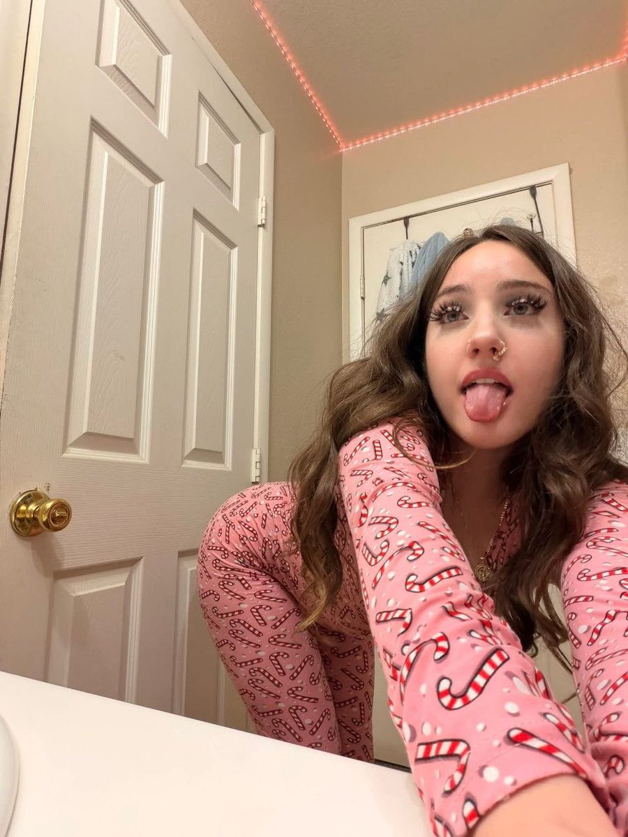 MONNIE SNOW ❄️ tweet media