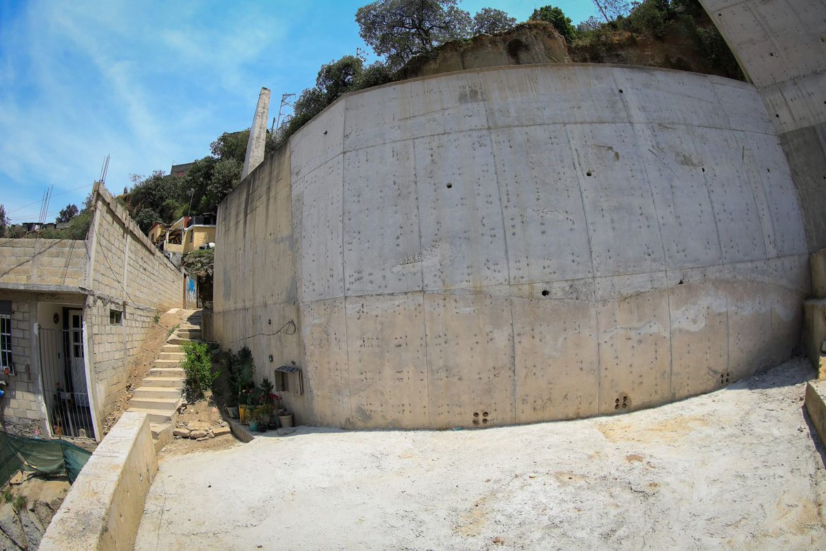 12Parrafo's tweet image. Avanzan muros de contención en Olímpica Radio 2ª Sección, Naucalpan; obra que protegerá a ~40,000 personas tras décadas de espera. Detalles: wix.to/wvot1k0 #Naucalpan #ObraPública #Seguridad