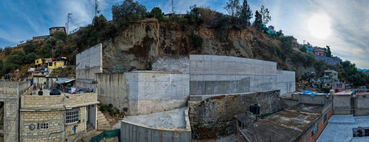 12Parrafo's tweet image. Avanzan muros de contención en Olímpica Radio 2ª Sección, Naucalpan; obra que protegerá a ~40,000 personas tras décadas de espera. Detalles: wix.to/wvot1k0 #Naucalpan #ObraPública #Seguridad