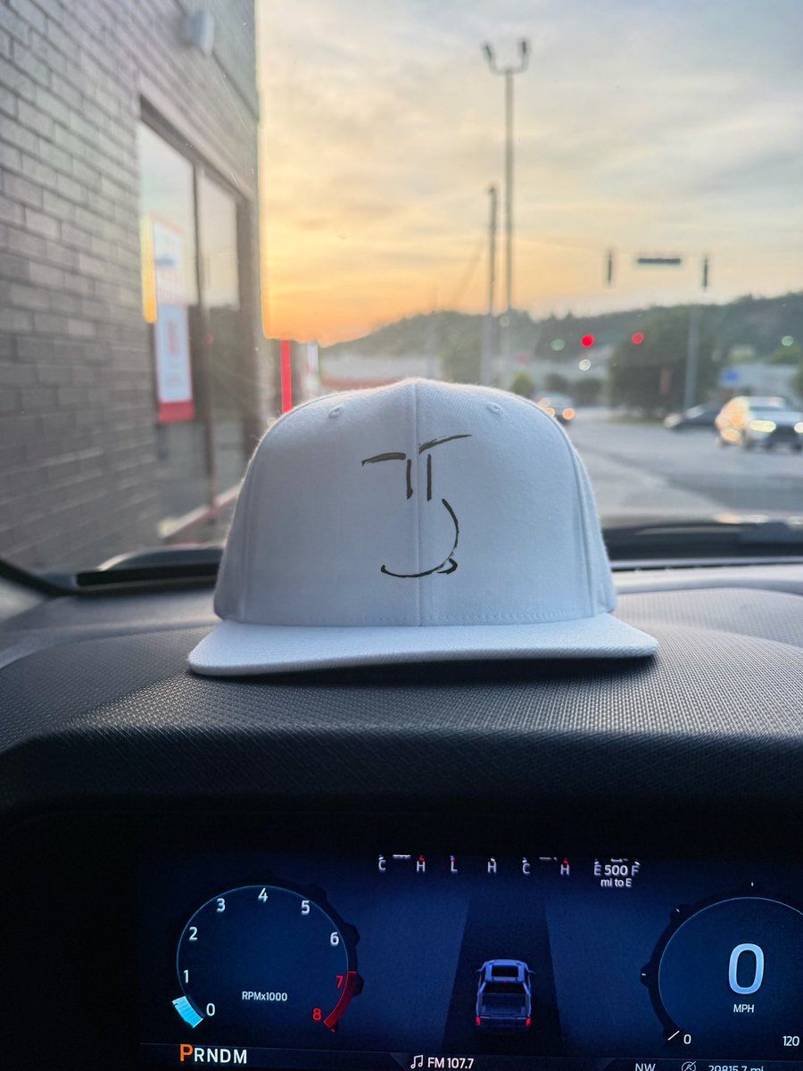smeelysmerch's tweet image. Yo, 🔥 #smeelysmerch #streetwear #tennessee #hat #snapback