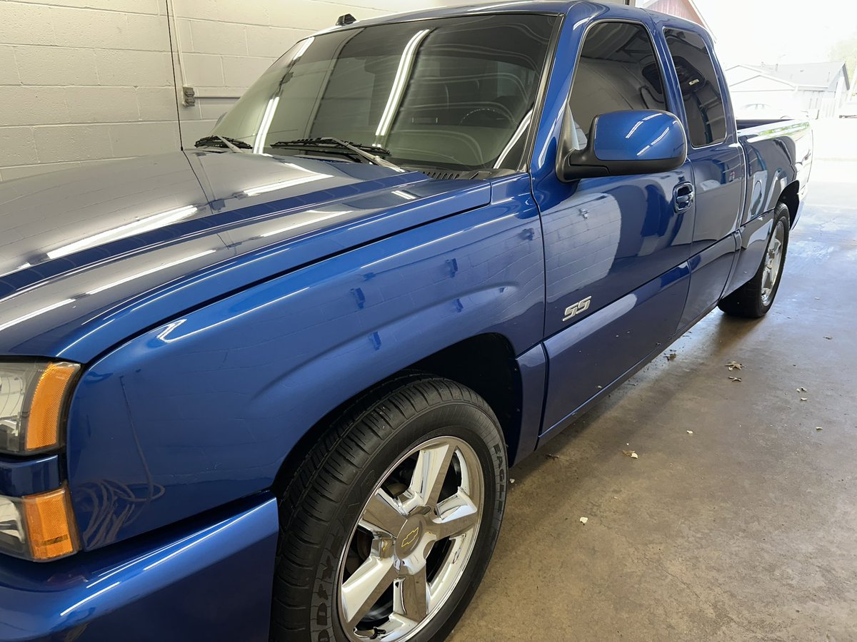 SpdDetailCenter's tweet photo. This Chevy just received our full 5-Year Black Pearl Ceramic SiO2 Protection Package for some awesome returning customers—and we went all in! https://t.co/k7o3P4jXQr