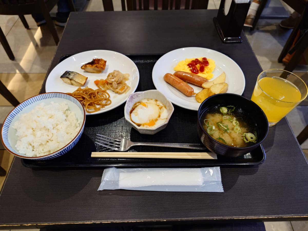 no_name_manager's tweet image. 今朝いただいたビジネスホテルの朝食。
東京へ帰りましょうかね。
#日常垢 #出張 #朝食 #京都