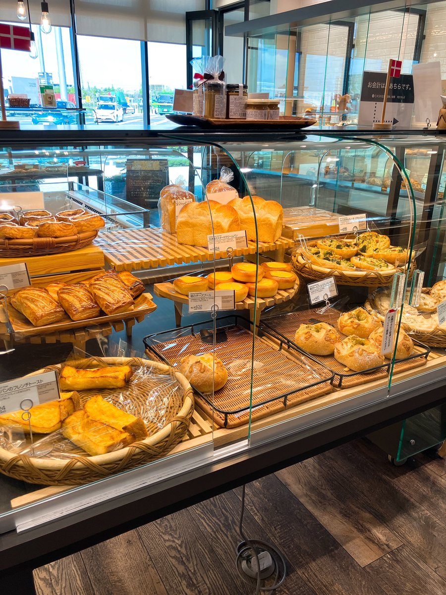 yaoyaboxer's tweet image. 蓮田のSA（上り）来たけど、ここのパン屋さんオススメ🥐

#ANDERSEN