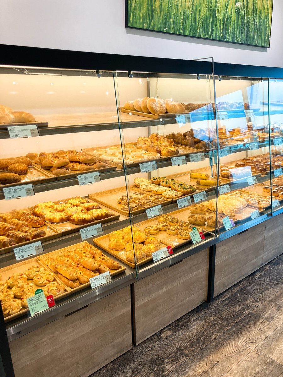 yaoyaboxer's tweet image. 蓮田のSA（上り）来たけど、ここのパン屋さんオススメ🥐

#ANDERSEN