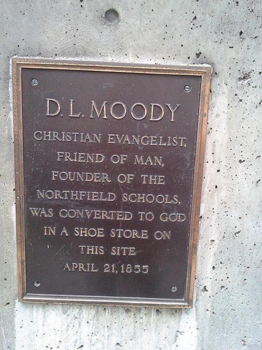 HistoricalRook's tweet image. #OTD April 21, 1855:
Sunday school teacher Edward Kimball visits the Holton Shoe Store in Boston, Massachusetts, where Dwight L. Moody works, finds him in a stockroom, and speaks to him of the love of Christ. Shortly thereafter, Moody is converted and devotes his life to serving