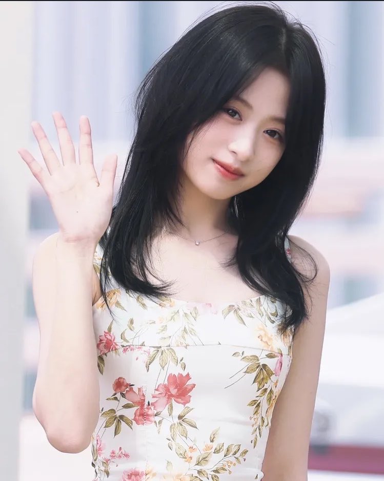 AHYEON BASE tweet media