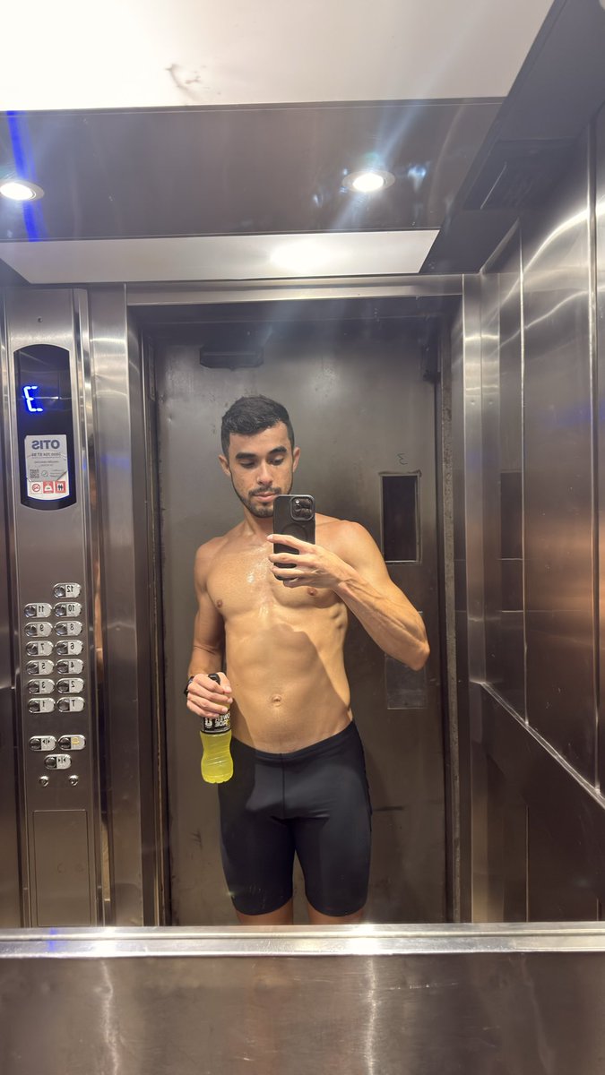 guepardod's tweet photo. Pós-treino https://t.co/GFFmKRwuBG