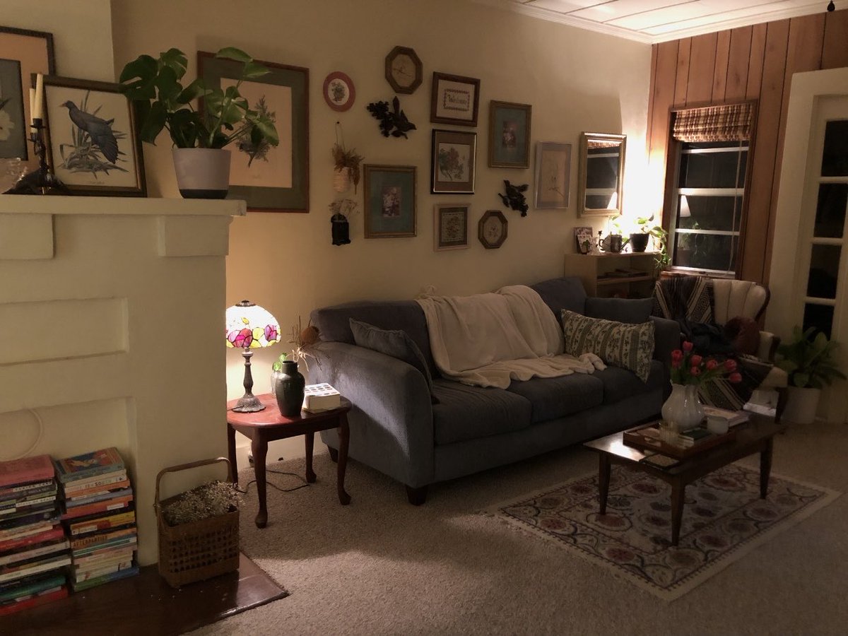 heythatsmeash's tweet photo. I cleaned and now I like my apartment again https://t.co/kMCjyjEW2I