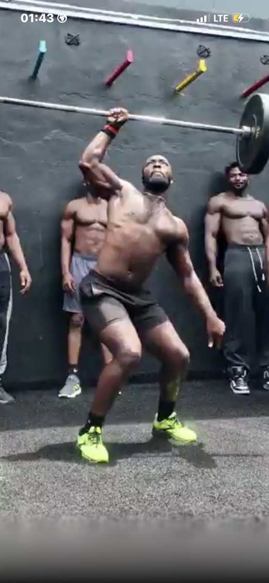 ᏕᏝᎥᎷ  tweet media