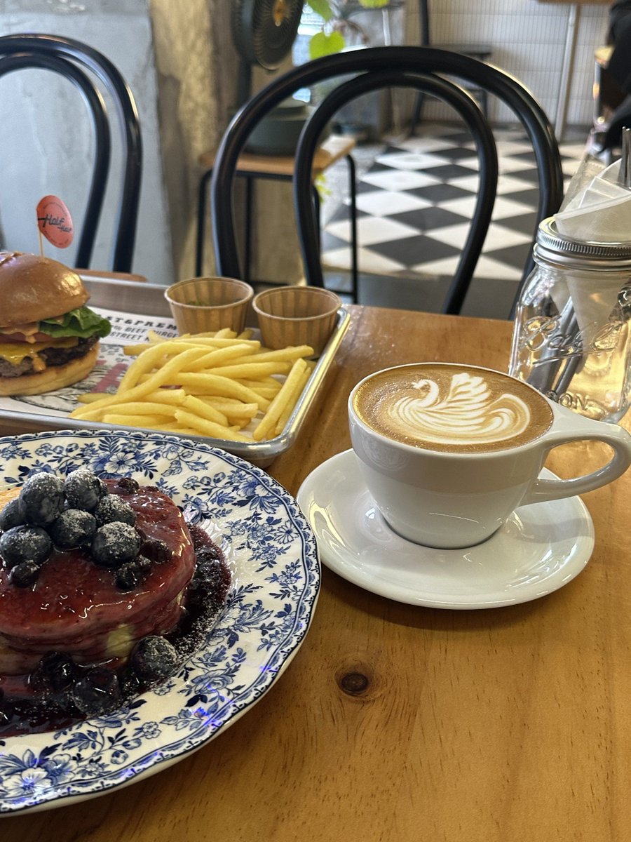 Ana Esteban tweet media