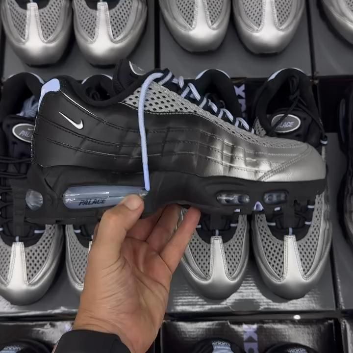 SneakerAlertHD's tweet image. Palace x Nike Air Max 95 “Metallic Silver” (2026) 🌊