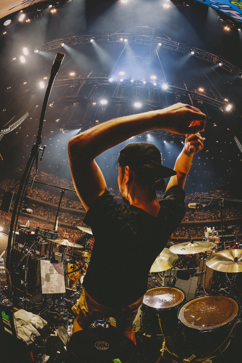 ハイスタ良かったけどZAXが凄い。縦を合わせりゃいいってバンドじゃないから、クリック無しで付いてこれる人多分居ない。本当難しいと思う。プレッシャーはハンパなかったはず。ハイスタ本当体力がいるし。
ZAXに感謝とリスペクトしかありません🙏🫡

📷  by 西槇