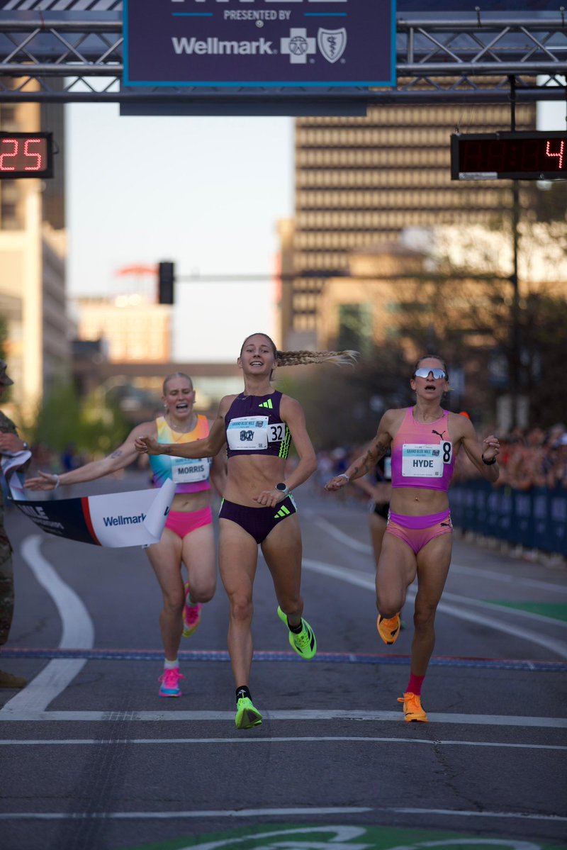 FloTrack's tweet image. WILEY GETS THE WIN🥇

Addy Wiley is your 2026 USATF Road Mile Champion 🇺🇸

The 2026 World Indoor Championships 800m bronze medalist ran 4:26 to hold off Gracie Hyde 🥈 and Gracie Morris 🥉for the win

#USATF

📸 @janfigueroa07
