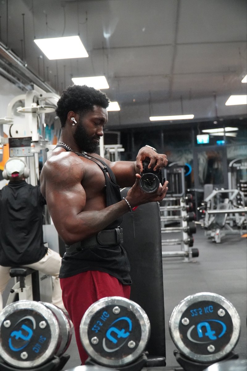 BuffBroX's tweet image. Built this, now I just maintain the pressure.

#bodybuilding #muscle