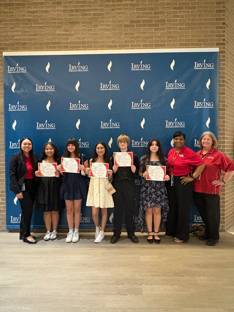 SamhoustonMS's tweet image. Our DI team, Foodiez, was recognized and celebrated at @IrvingISD board meeting. Super proud of these students and their hard work! #ExcellenceInAction
