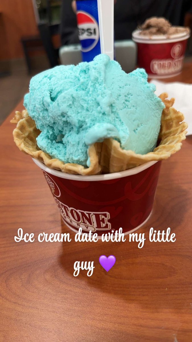 Ellie Jaye tweet media