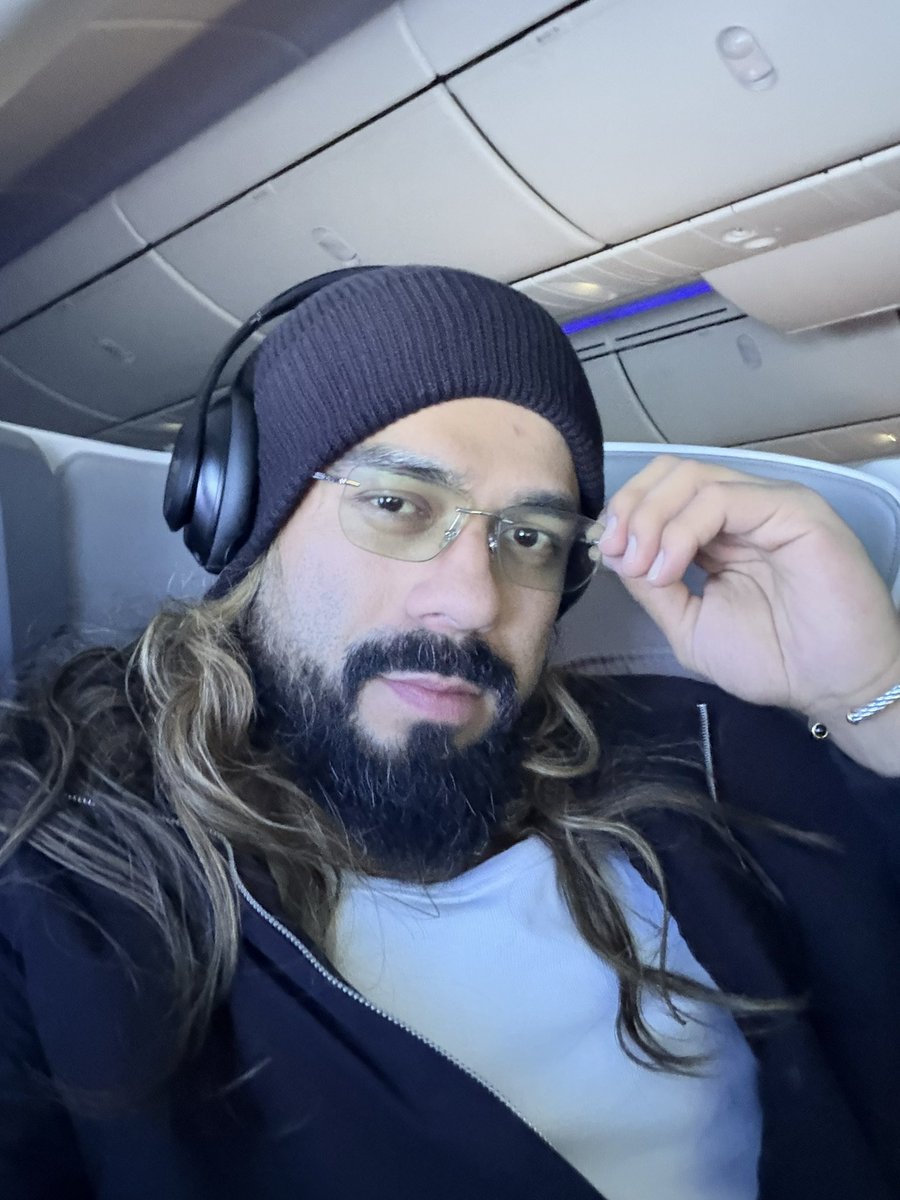 “EL IDOLO” ANDRADE better than MJF!!! tweet media