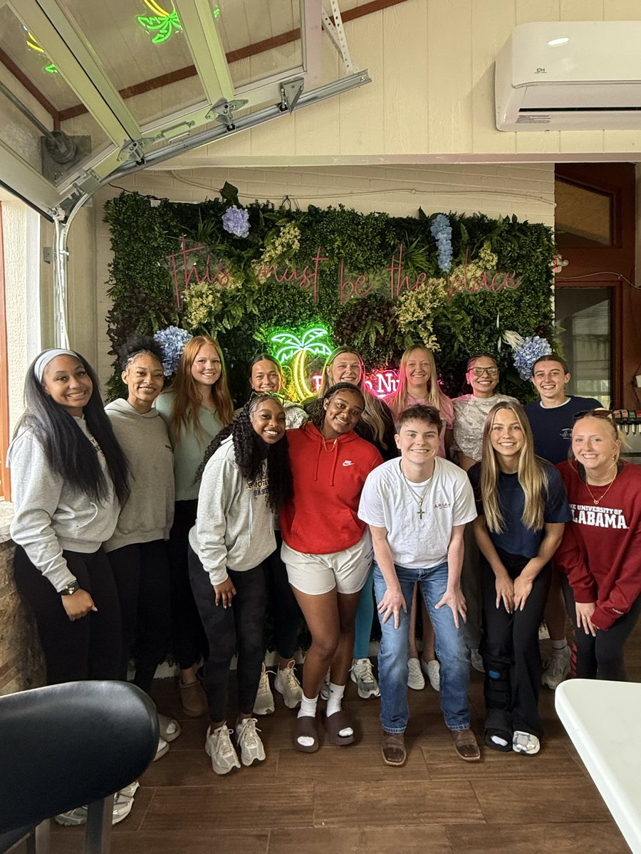 Emory & Henry Women’s Basketball tweet media