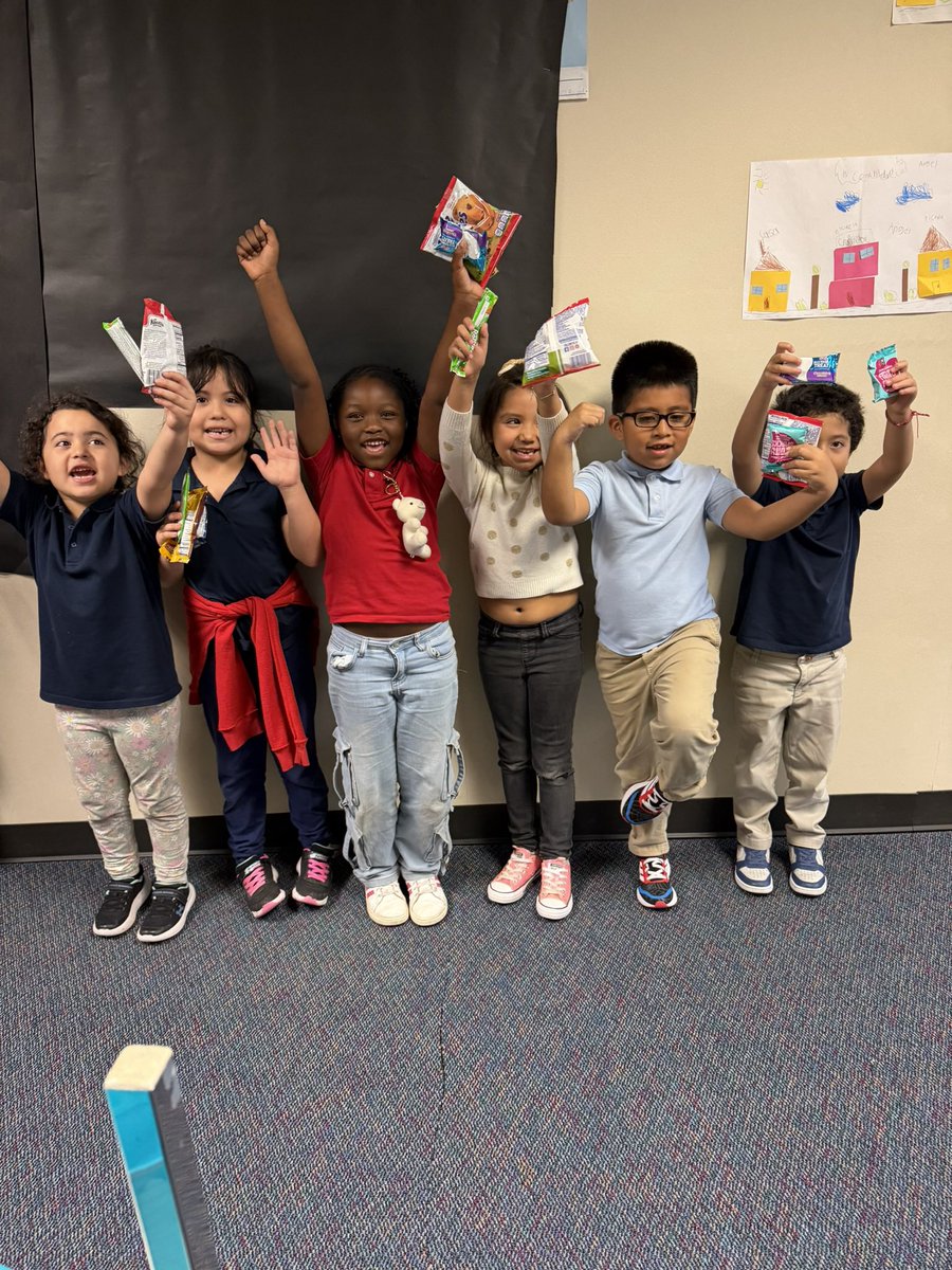 A few more shots of our primary iReady Reading challenge winners from 4/7-4/10!! They’ve been working hard to pass at least 5 lessons or more per week at 70% or higher! <a href="/ChambersCharger/">Chambers Elementary</a> <a href="/CurriculumAssoc/">Curriculum Associates</a>
