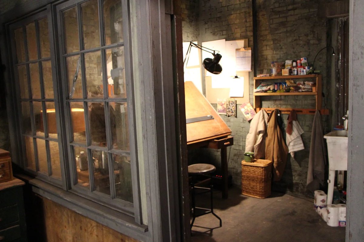 tvsetarchive's tweet photo. more pictures of Melvin Potter's Workshop from Netflix's Daredevil

via: Loren Weeks https://t.co/648AQUVhK9