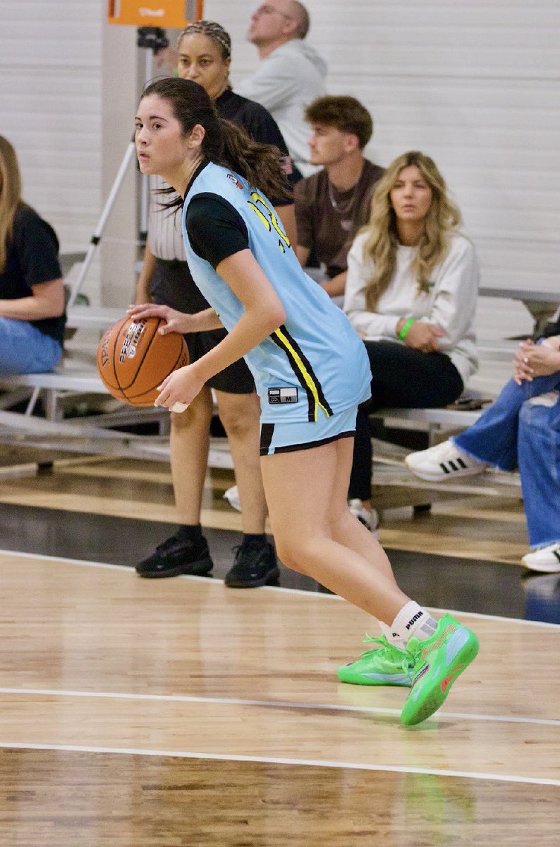 brileyesnard's tweet photo. 📸 Pics from last weekend at Puma Pro16 Live! Love this team and these coaches!! 
📍Norman, Oklahoma
@itscoachv_ 
@teamrisebball 
Pic creds- @markjjensen https://t.co/D4LGO7CHlY