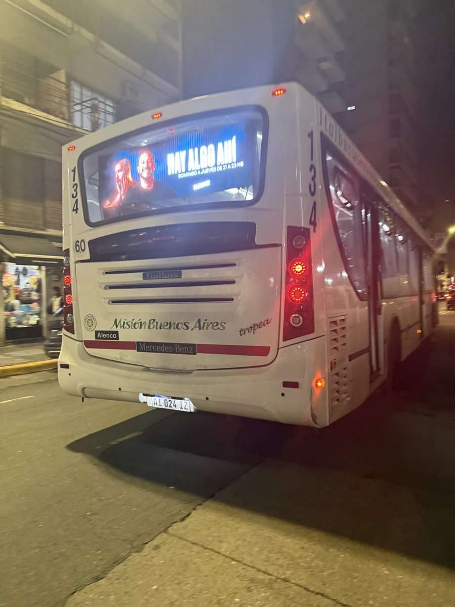 rominadrito's tweet photo. @InfoCNRT este conductor arranca con la puerta abierta mientras los pasajeros subimos. No cierra la puerta y arranca AI024IZ en monroe y triunvirato la parada está a la salida de estación mitre del tren. Después lloran cuando pisan o se cae un pasajero! https://t.co/FIrNQCBJs8
