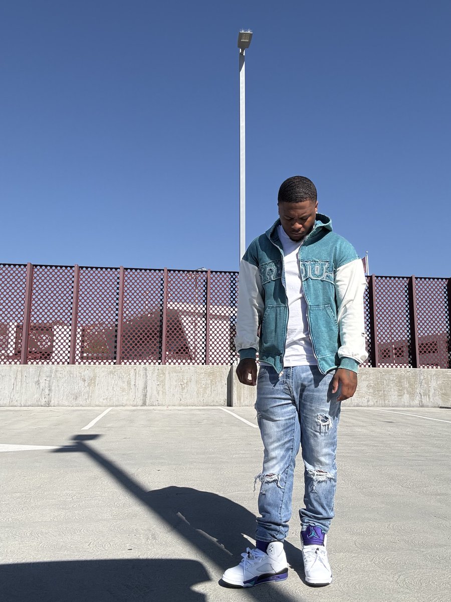 Fatmackin's tweet photo. I will be dropping My long awaited sweatsuit &amp; 2 additional hoodies… this weekend. https://t.co/wDDDImlf8t