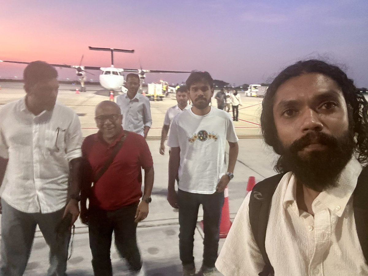 ރައީސް <a href="/MohamedNasheed/">Mohamed Nasheed</a> އެމްޑީީޕީގެ ކުރީގެ ޗެއަރޕާސަން <a href="/faya_i/">Fayyaz Ismail</a> އަދި ޓީމް ހެނދުނު ބޮޑުތިލަދުންމައްޗަށް ވަޑައިގަންނަވާނެ. 

#BoduBadhalu