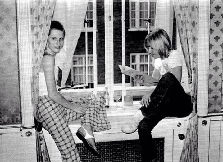 not BOWIE. ✨ tweet media