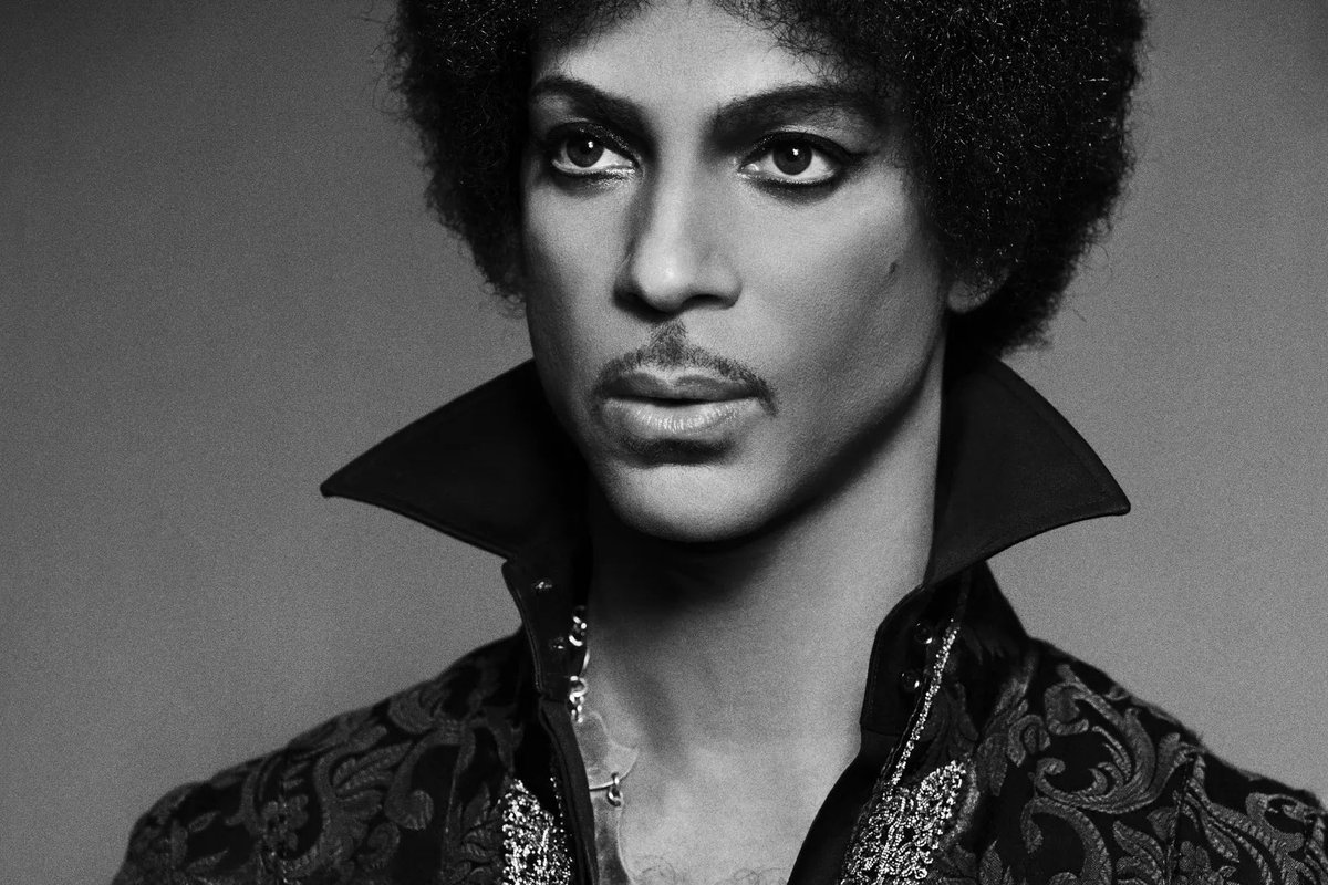 MusiFlo's tweet photo. Remembering Prince 10 years after his passing

#Prince #PrinceRIP #RasberryBeret #WhenTheDovesCry #PurpleRain https://t.co/BzbUFk6BZZ