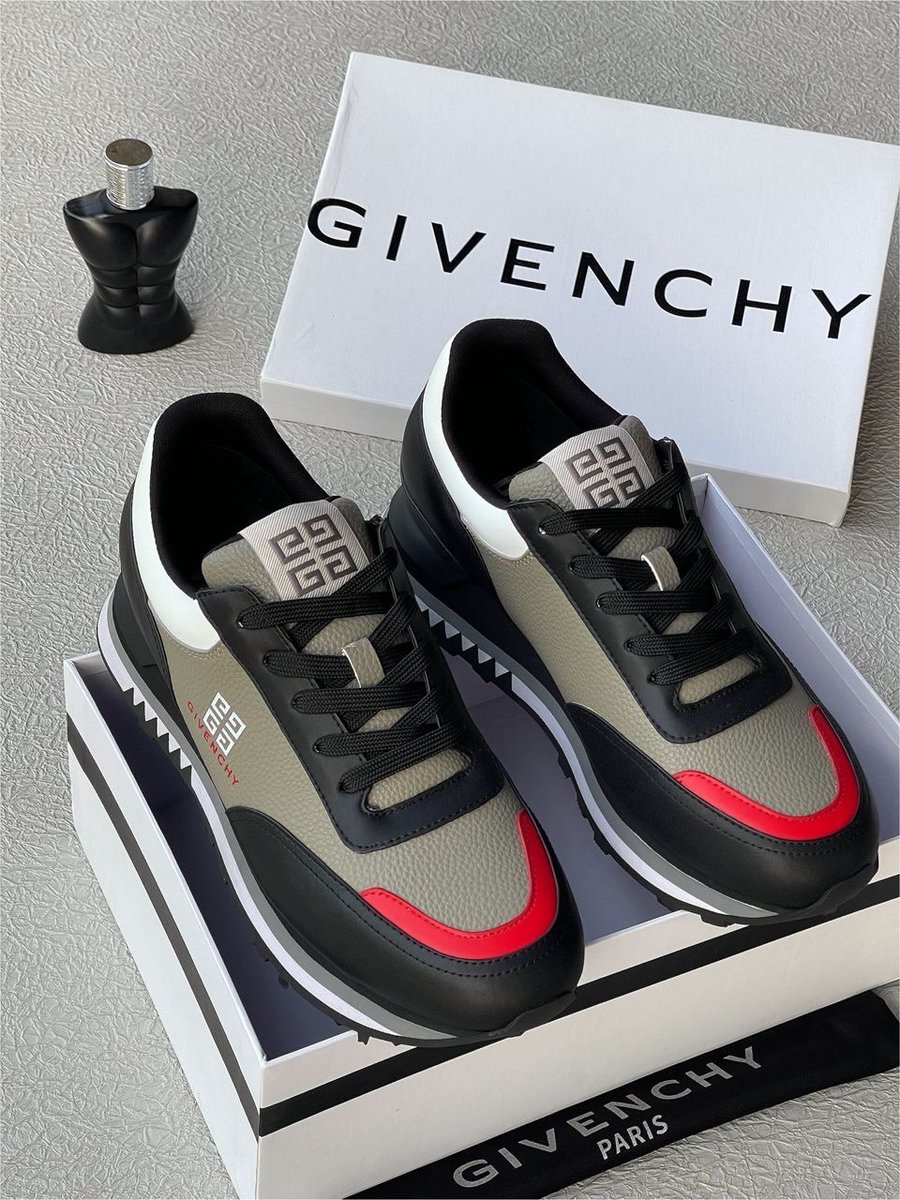 toppyshow's tweet image. Givenchy 
Size: 40-46
Colors: As Displayed 
Price: ₦130,000
Location: Lagos 
Dm to order now &amp;amp; kindly retweet
#sneakers #kicks #shoeonlinevendor
