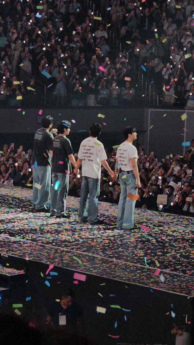 mel will see exo! tweet media